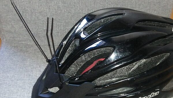 自転車のヘルメットにバイザーを取り付けてみた。